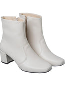Bota Izzy Bico quadrado | ClosetPlusSize